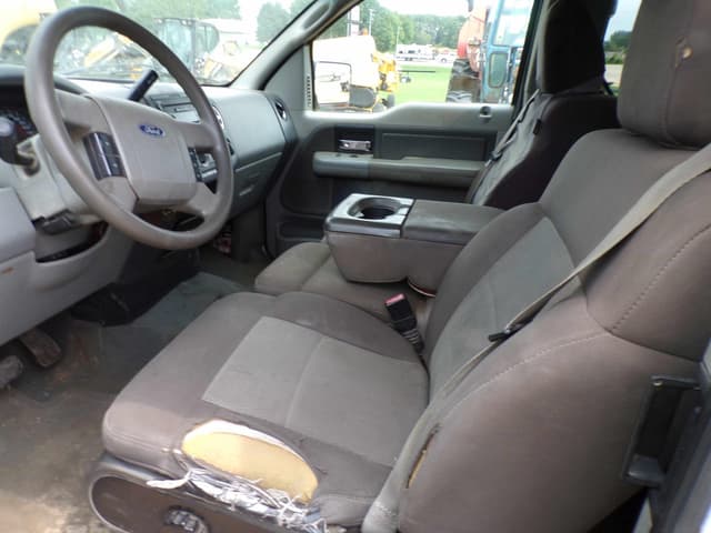 Image of Ford F-150 equipment image 4