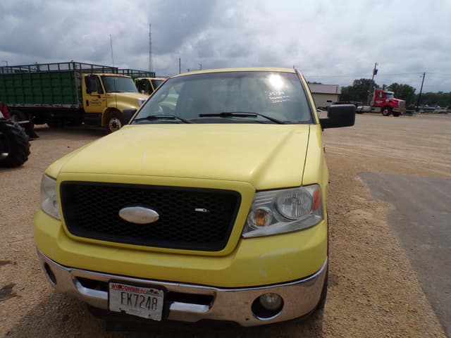 Image of Ford F-150 equipment image 2