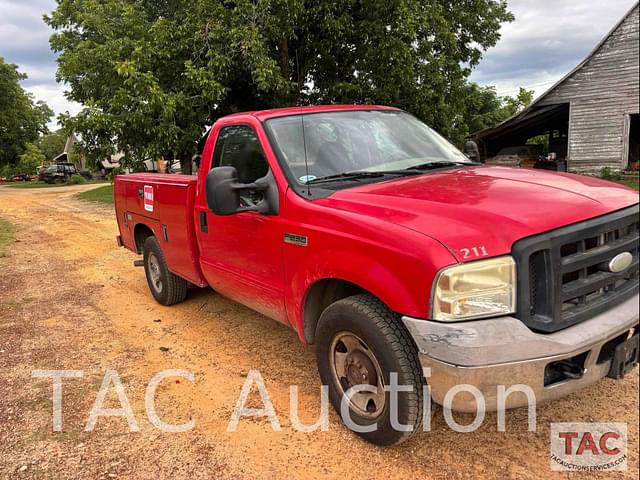 Image of Ford F-250 equipment image 3