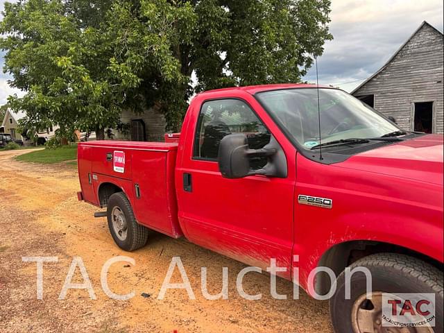 Image of Ford F-250 equipment image 4