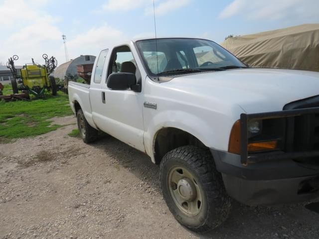 Image of Ford F-250 equipment image 2