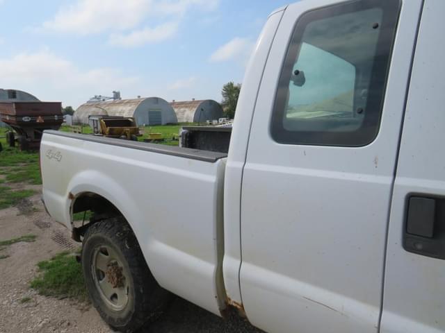 Image of Ford F-250 equipment image 3
