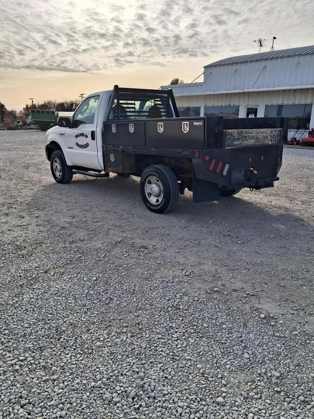 Image of Ford F-250 equipment image 2