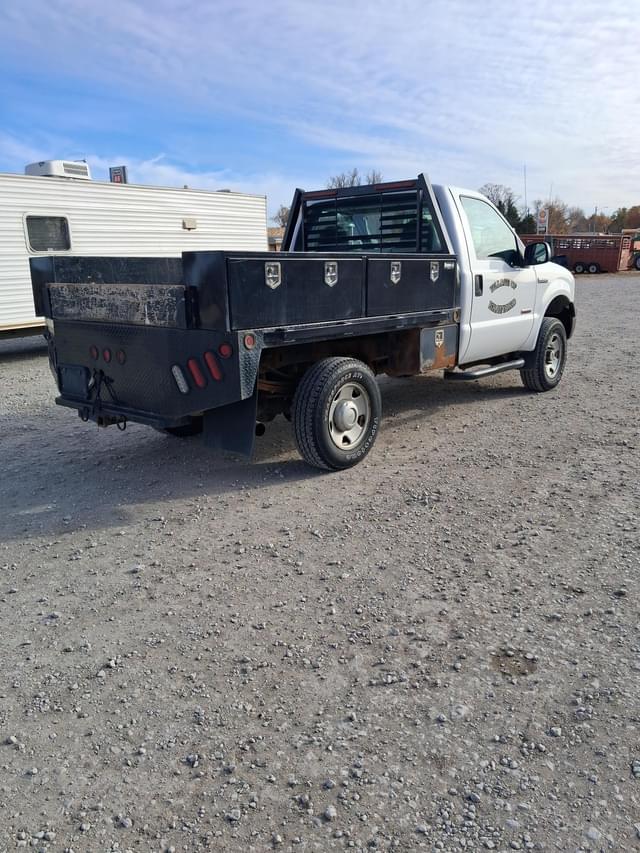 Image of Ford F-250 equipment image 4