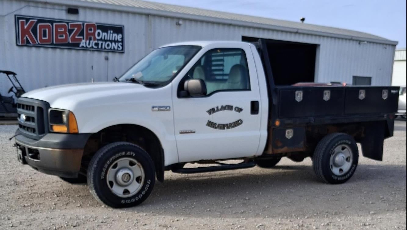 2006 Ford F-250 Equipment Image0