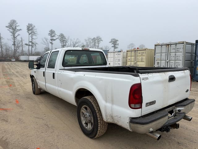 Image of Ford F-250 equipment image 3