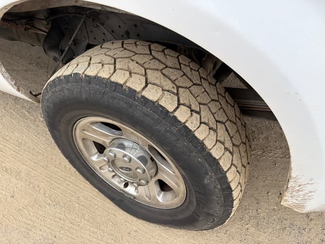 Image of Ford F-250 equipment image 4