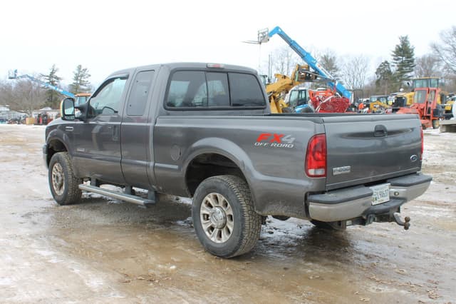 Image of Ford F-250 equipment image 2