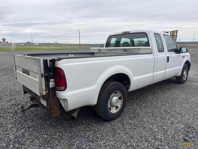 Image of Ford F-250 equipment image 4
