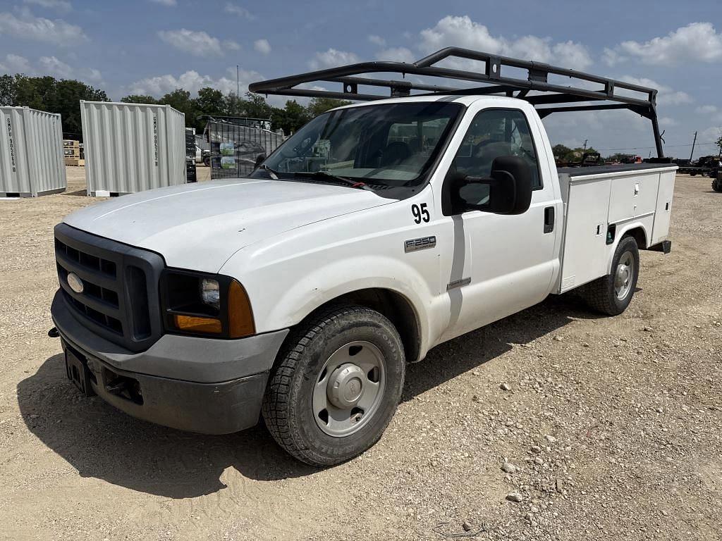 Image of Ford F-250 Primary image