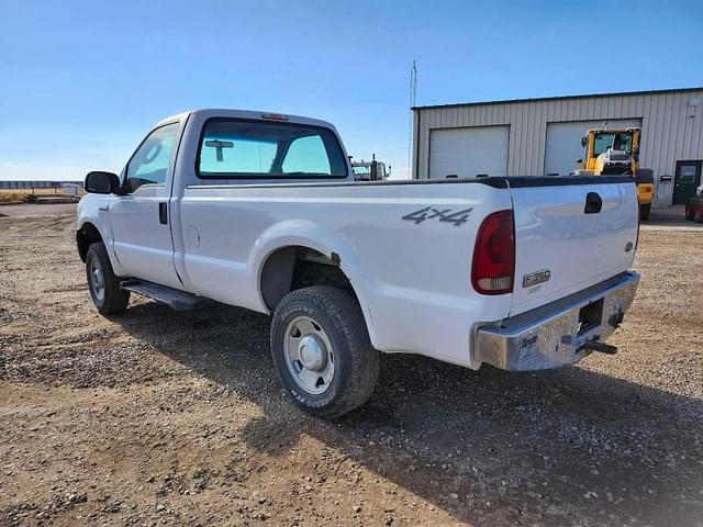 Image of Ford F-250 equipment image 3