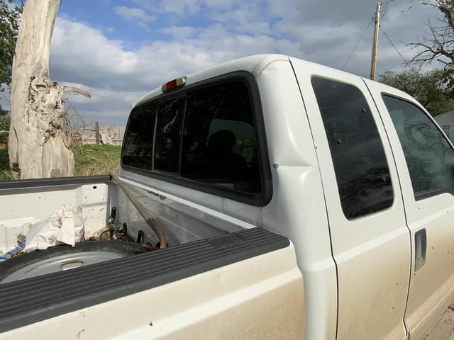 Image of Ford F-250 equipment image 4