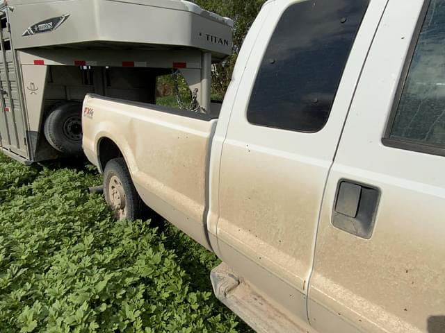 Image of Ford F-250 equipment image 3
