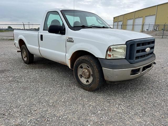 Image of Ford F-250 equipment image 1