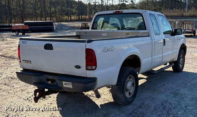 Image of Ford F-250 equipment image 4