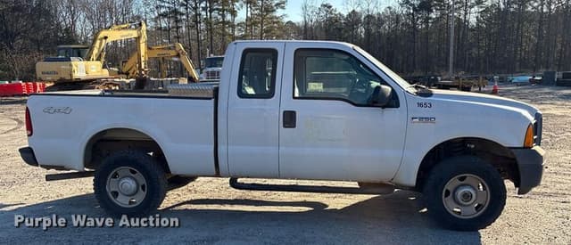 Image of Ford F-250 equipment image 3