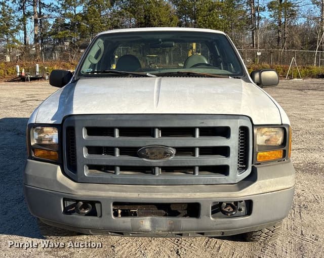 Image of Ford F-250 equipment image 1