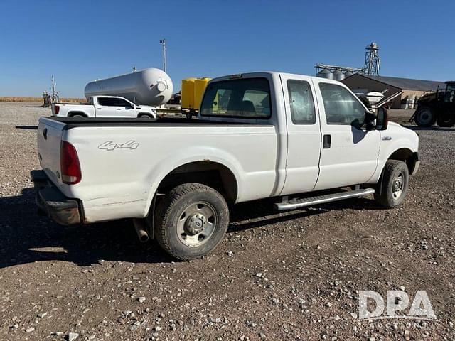 Image of Ford F-250 equipment image 3