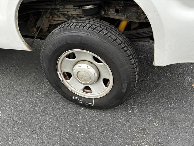 Image of Ford F-250 equipment image 4
