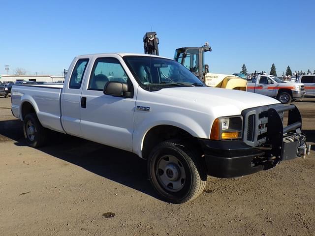 Image of Ford F-250 equipment image 1