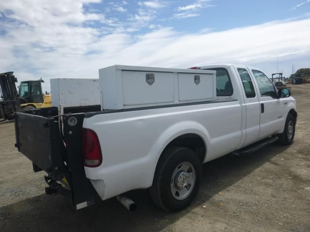 Image of Ford F-250 equipment image 2