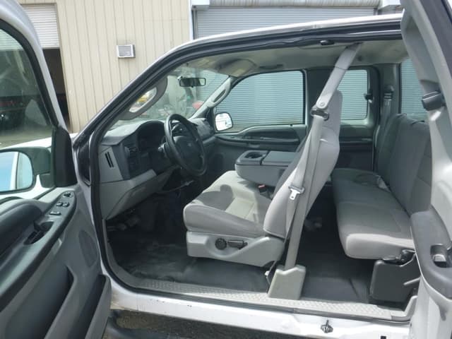 Image of Ford F-250 equipment image 4