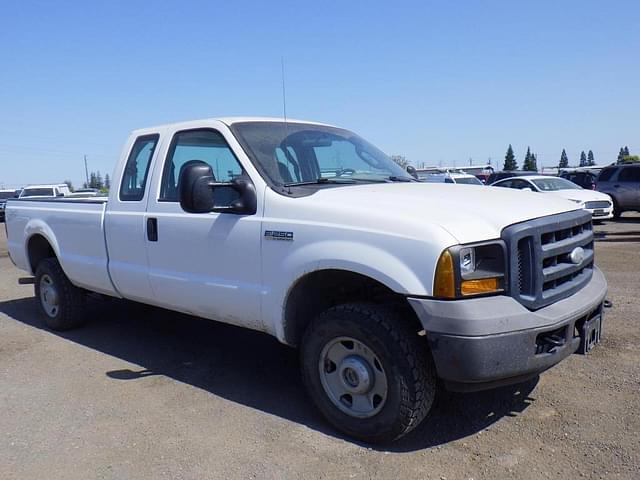 Image of Ford F-250 equipment image 1