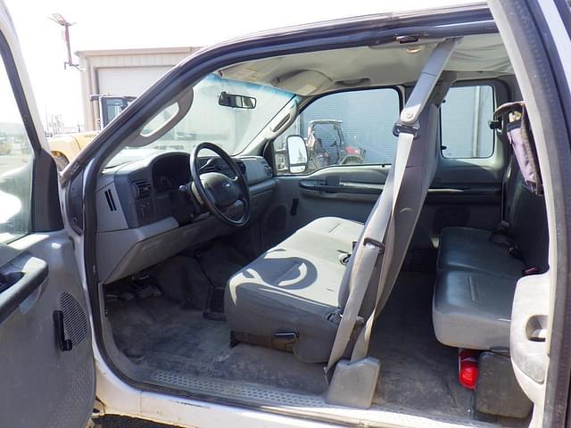 Image of Ford F-250 equipment image 4