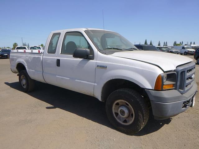 Image of Ford F-250 equipment image 1