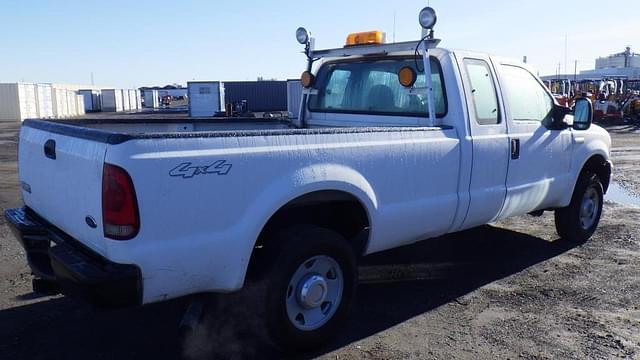 Image of Ford F-250 equipment image 2