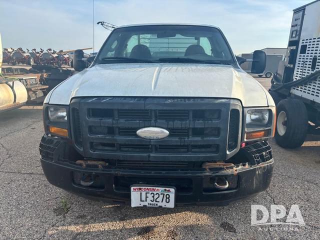 Image of Ford F-250 equipment image 2