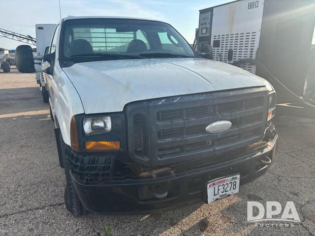 Image of Ford F-250 equipment image 3