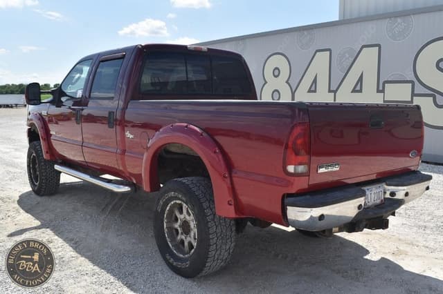 Image of Ford F-250 equipment image 2
