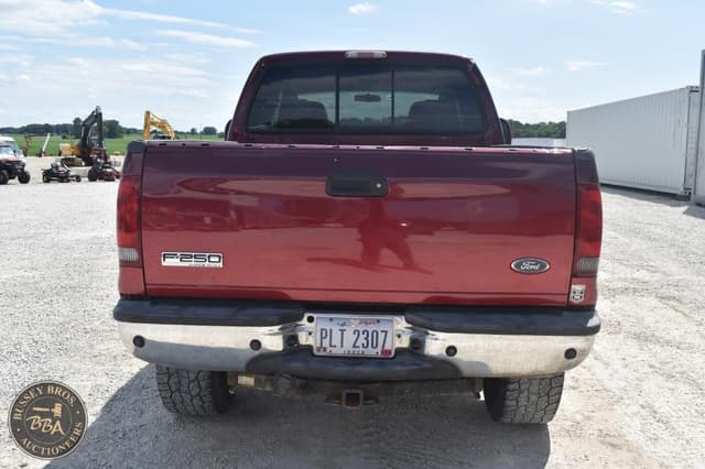 Image of Ford F-250 equipment image 3