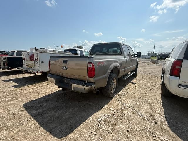 Image of Ford F-250 equipment image 3