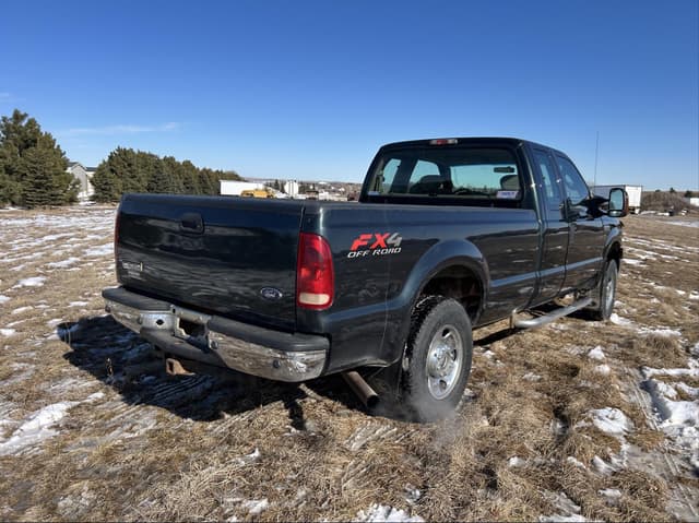 Image of Ford F-250 equipment image 4