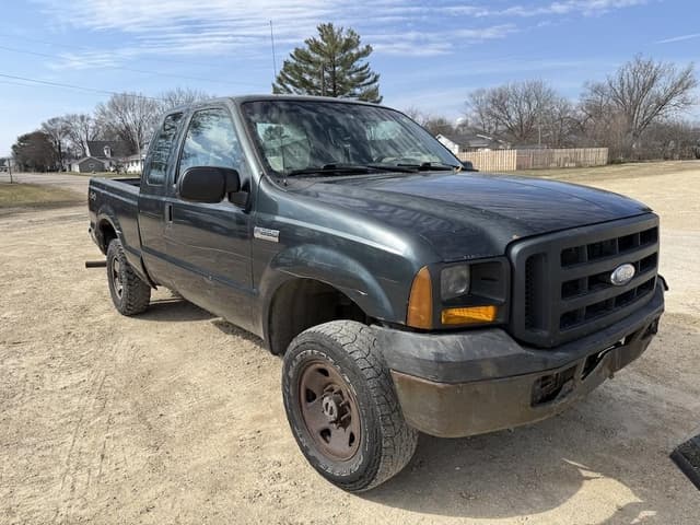 Image of Ford F-250 equipment image 1