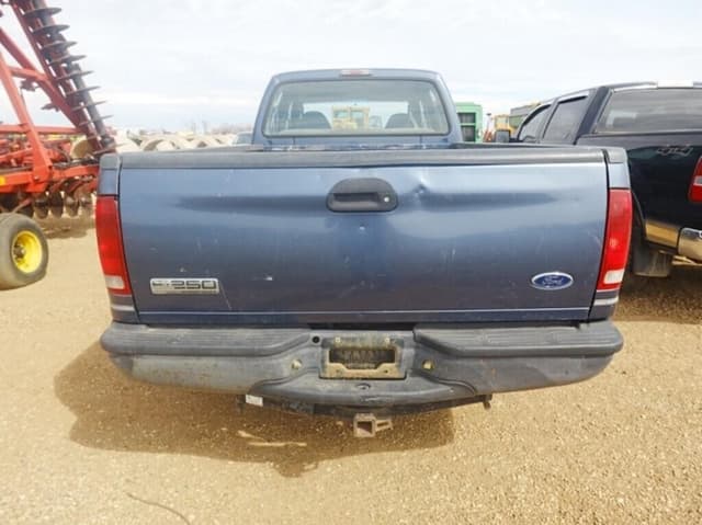 Image of Ford F-250 equipment image 3