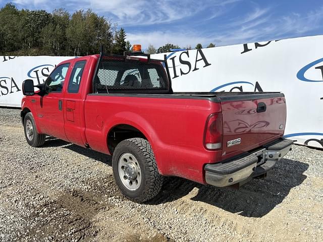 Image of Ford F-250 equipment image 2