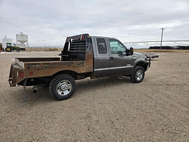 Image of Ford F-250 equipment image 4