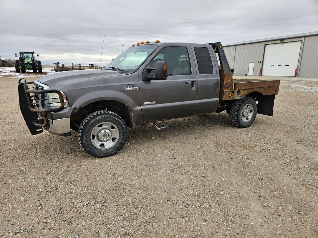 Image of Ford F-250 Primary image