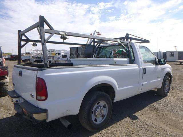 Image of Ford F-250 equipment image 2