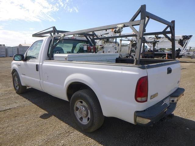 Image of Ford F-250 equipment image 3