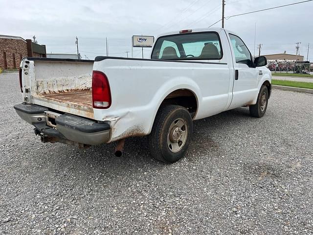 Image of Ford F-250 equipment image 2