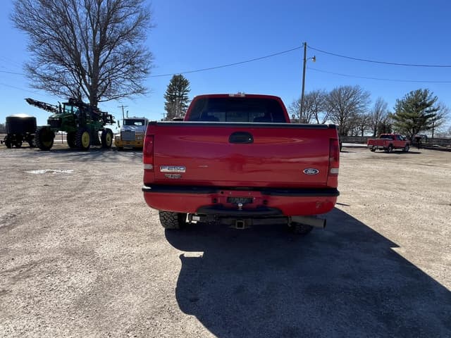 Image of Ford F-250 equipment image 3