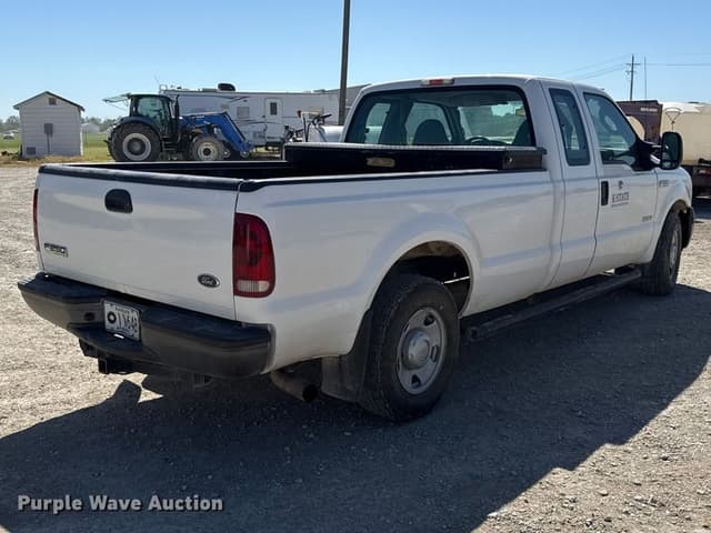 Image of Ford F-250 equipment image 4