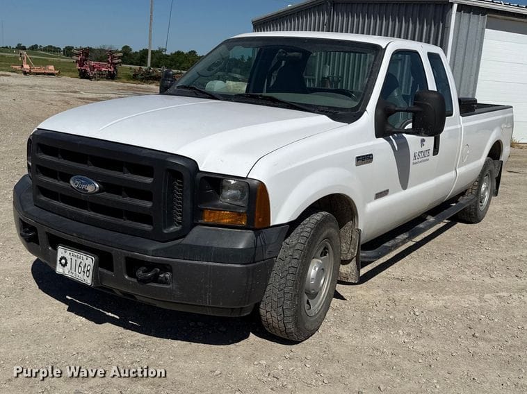 2006 Ford F-250 Equipment Image0