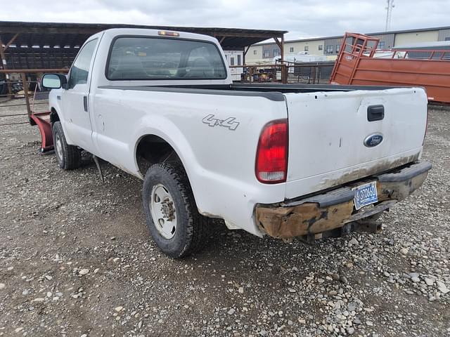 Image of Ford F-250 equipment image 2