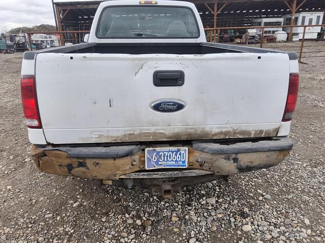 Image of Ford F-250 equipment image 3