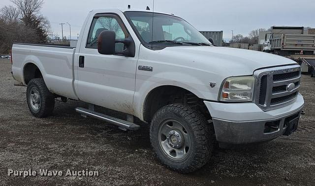 Image of Ford F-250 equipment image 2